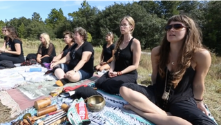 bear hunt sit-in